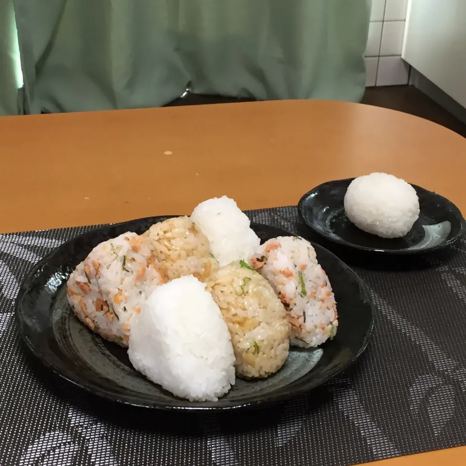 土鍋で炊いたご飯でおにぎり!  (^-^)|Kei Satoさん