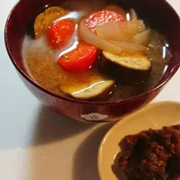 Snapdishの料理写真:いちあらちゃんのお味噌でお味噌汁