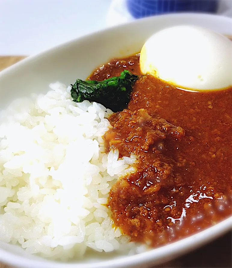 キーマカレー🍛 (๑˃̵ᴗ˂̵)و 
半熟卵のせ|bamazooさん