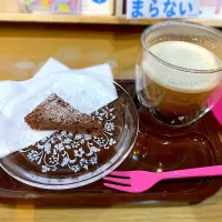 美容院お手製、サクサクのチョコレートケーキ|こだまさん