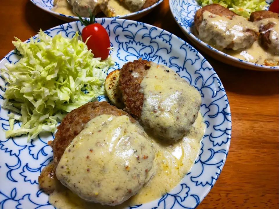 味噌クリームソースの人参バーグ🍴|真希さん