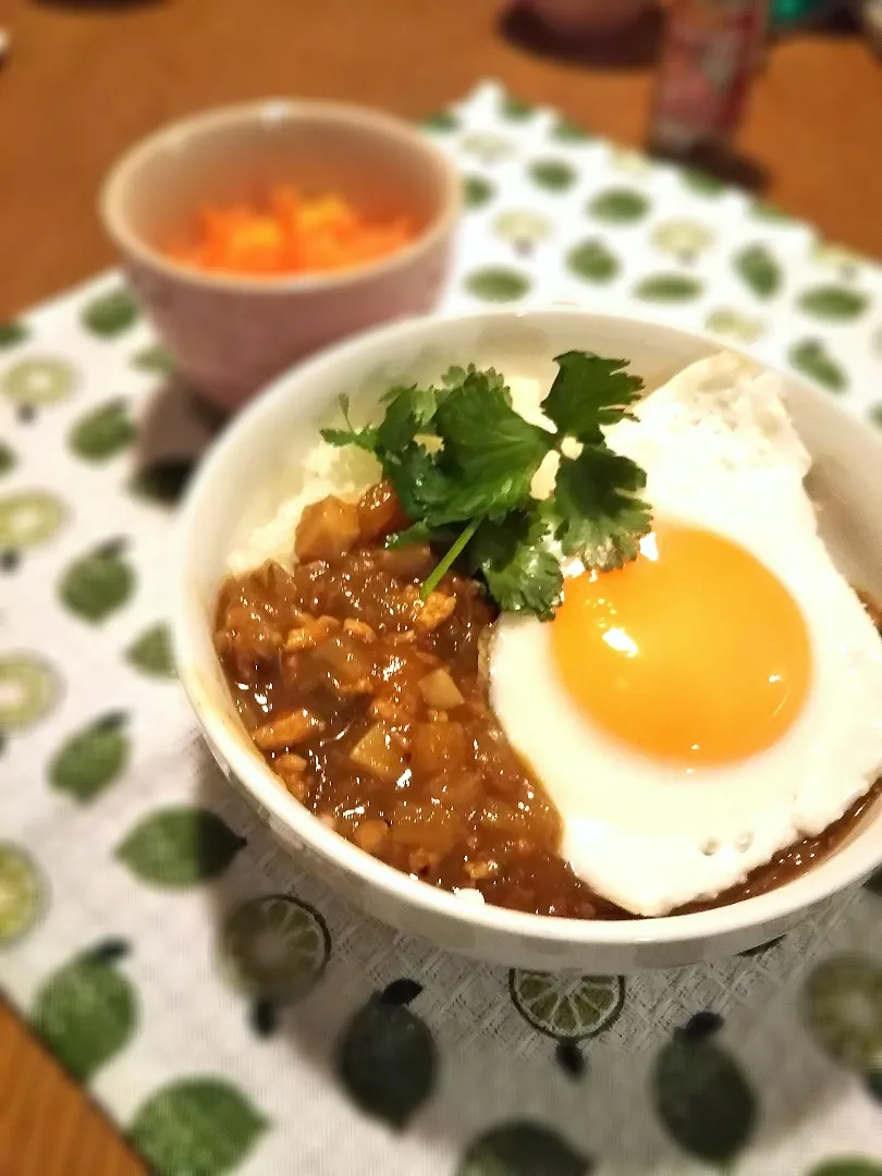 Snapdishの料理写真:電気圧力鍋でほぼ野菜の無水カレー👳🍛|まきごろうさん