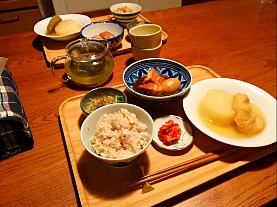 Snapdishの料理写真:今日の夕飯 #角煮 #おでん #水菜|こあささん