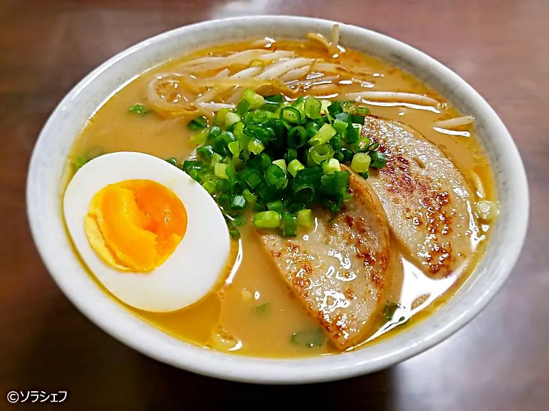 Snapdishの料理写真:今日の晩ご飯はとんこつ醤油ラーメンだよ(*^^*)|ソラシェフさん