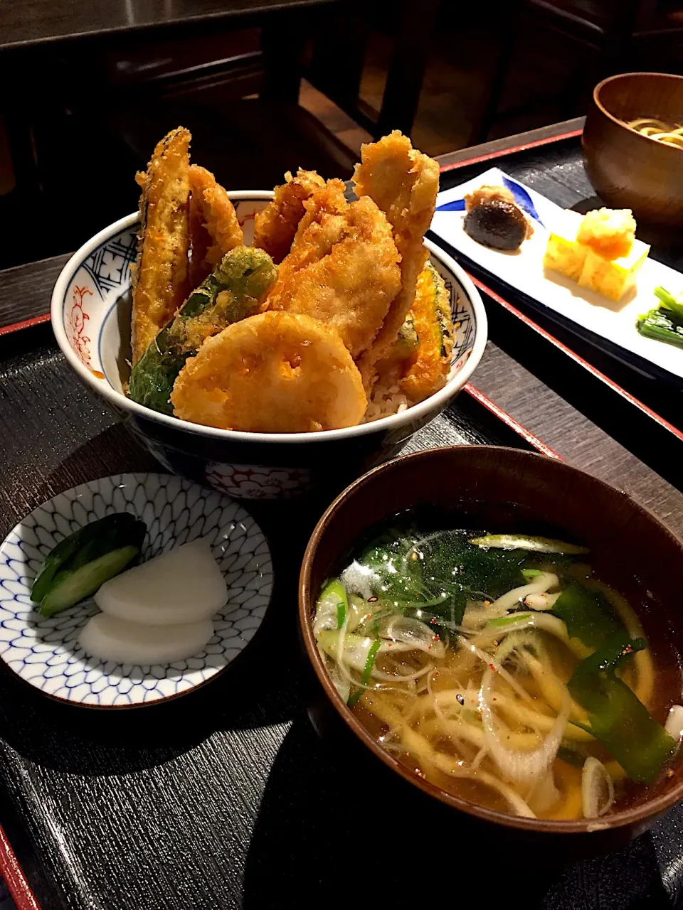 鶏天丼と小うどん|まつださんさん