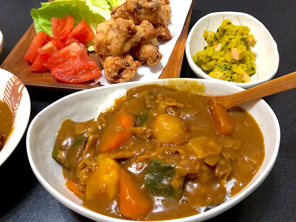 今夜はカレーと唐揚げ
#唐揚げ
#カボチャサラダ
#カレーにもカボチャ|LaLamamaさん