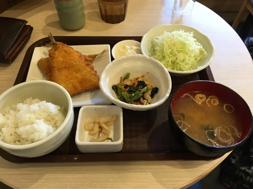 Snapdishの料理写真:あじフライ定食600円|PegaOさん