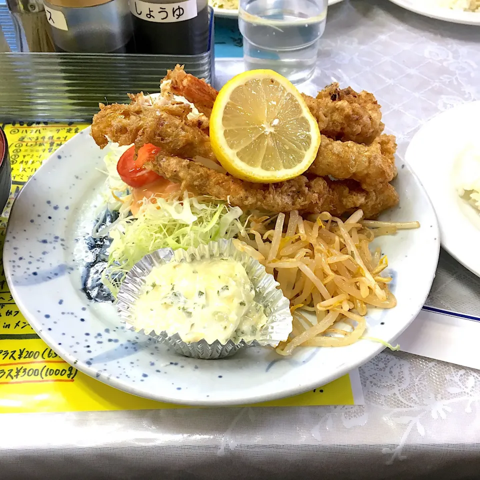 Snapdishの料理写真:エビのから揚げ@バーク(鶴見)|yoooochanさん