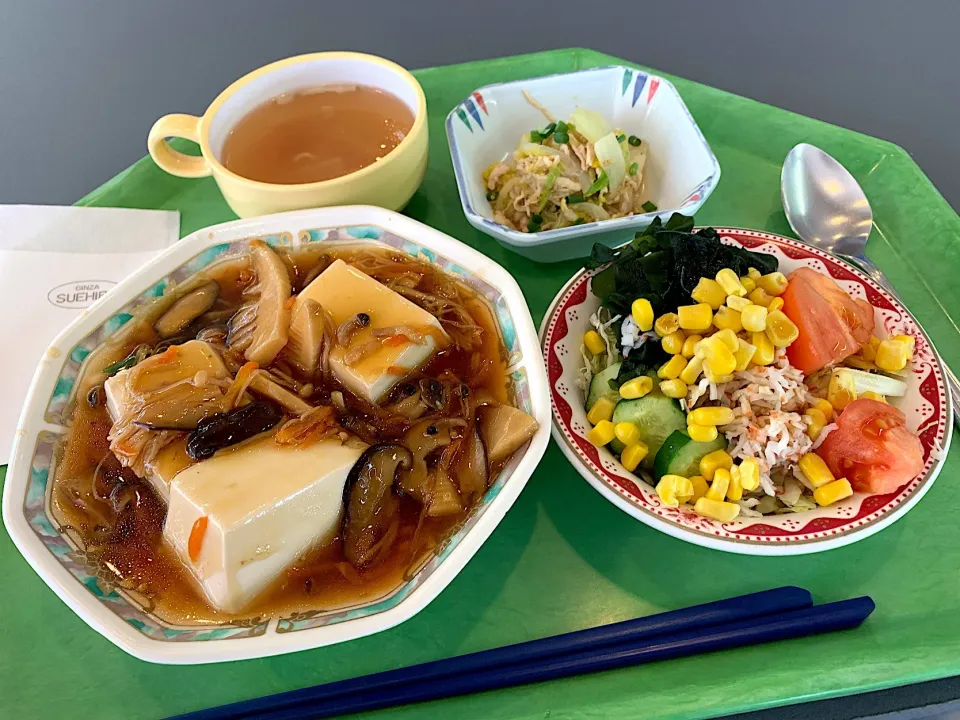 西湖豆腐 シーホードウフ（豆腐の野菜あんかけ）、白菜と鶏肉のポン酢和え、わかめサラダ、ベーコンと大根のスープ|Tadahiko Watanabeさん