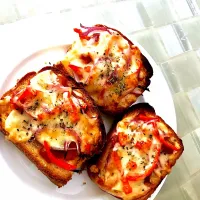 Pizza toast 🍕|kazuko Tsujiさん