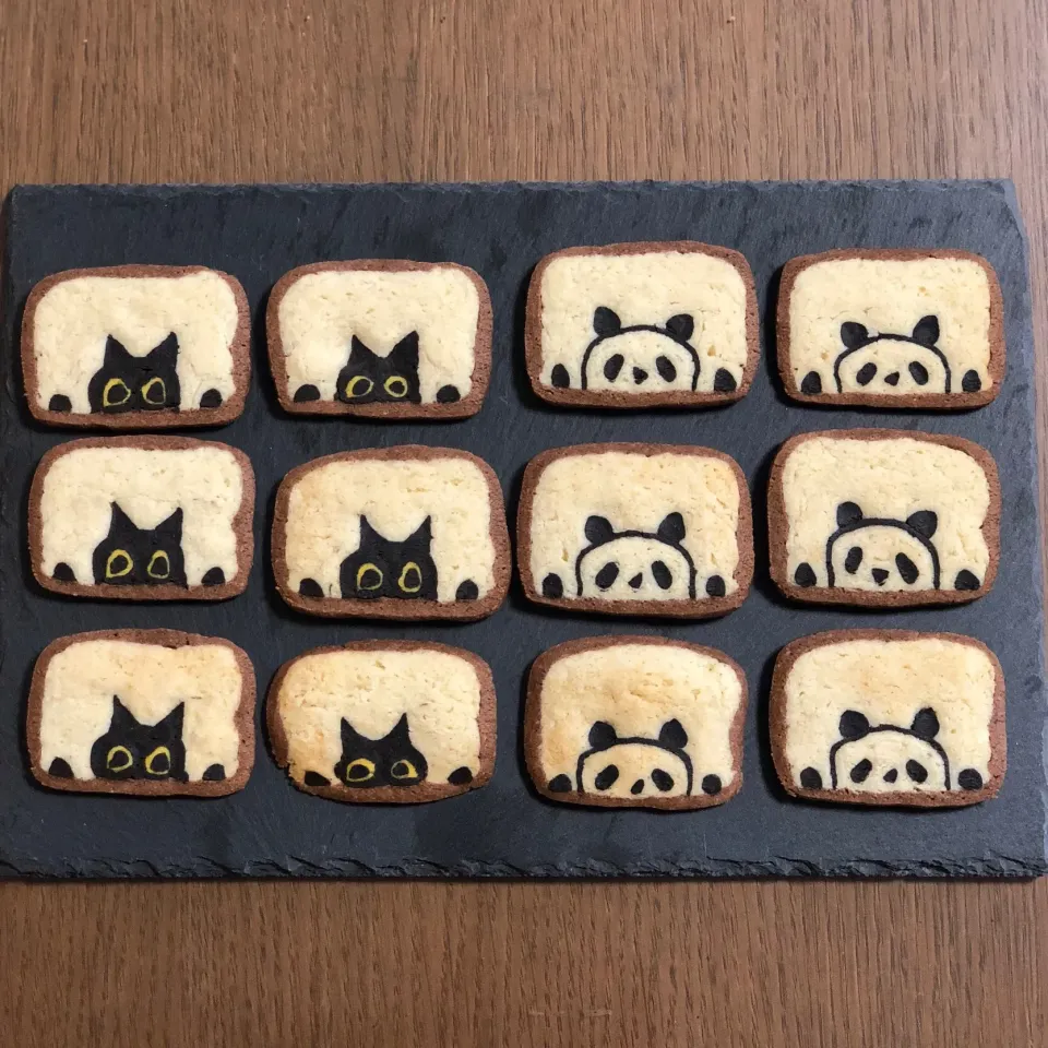 Snapdishの料理写真:「ひょっこりネコ」と「ひょっこりパンダ」の
クッキーを作りました😸🐼

 #アートなクッキー  #クッキー  #アイスボックスクッキー  #金太郎飴クッキー  #金太郎クッキー  #手作りクッキー#ネコ #ネコ好き #パンダ #パンダクッキー #ネコクッキー#ひょっこり #ひょっこりはん|izuyoさん