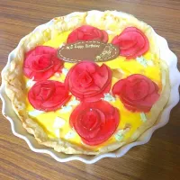 Snapdishの料理写真:Rose birthday pie|Nanaka Horiiさん