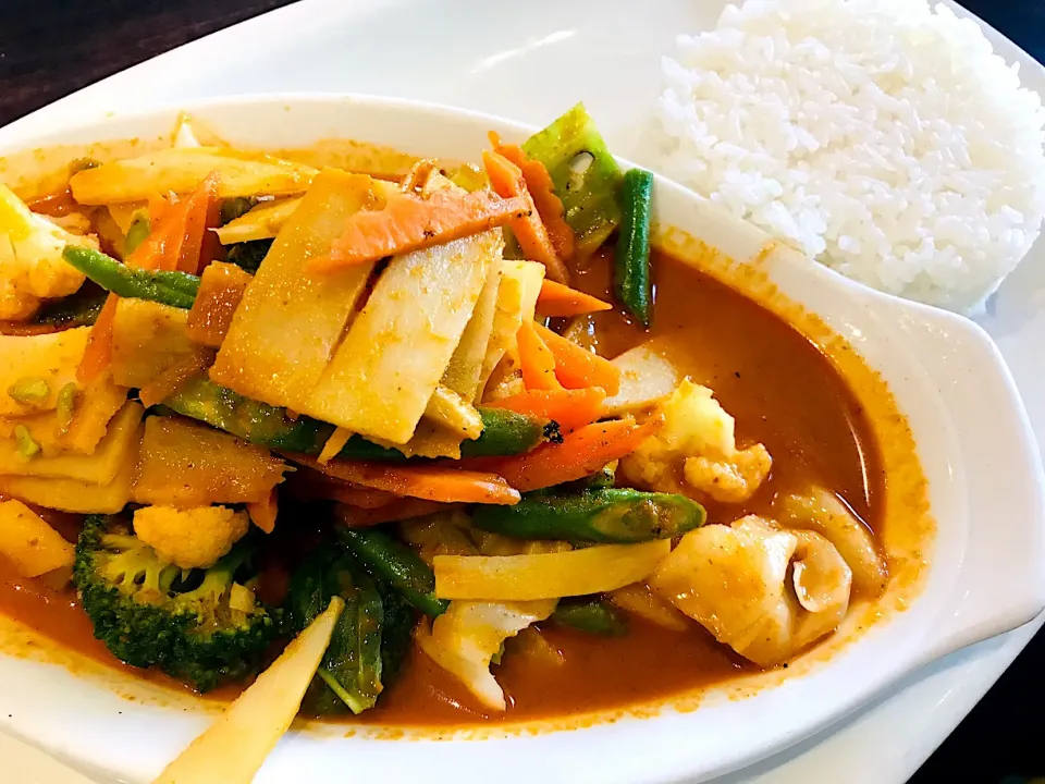 Thai Vegetarian Red Curry|Sergio Lacuevaさん