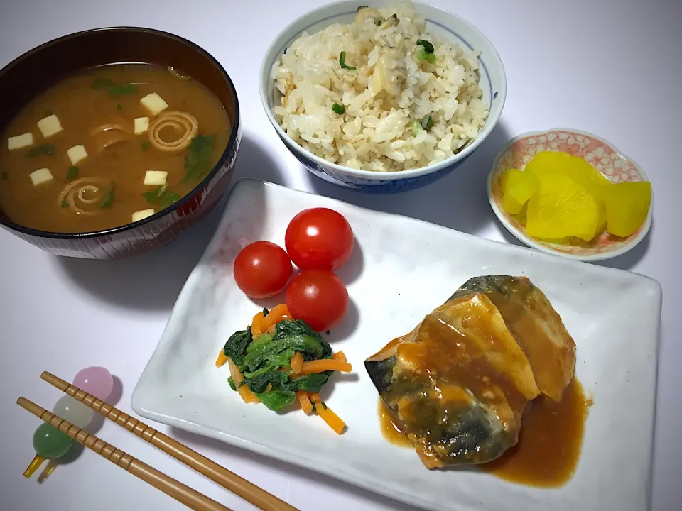 今宵は、サバ味噌とか🤗
# 鯖味噌煮
#もち麦入りあさりご飯
#ほうれん草のおひたし
#赤出汁の味噌汁|Kojiさん