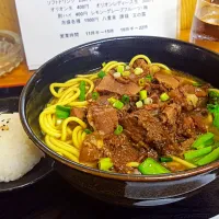 Snapdishの料理写真:「 牛肉そば 」
     * ニラをトッピングしているのが珍しい|miyagushikuさん