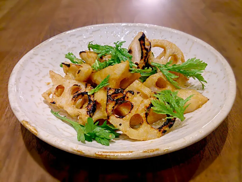 焼きれんこんと春菊のサラダ|古尾谷りかこさん