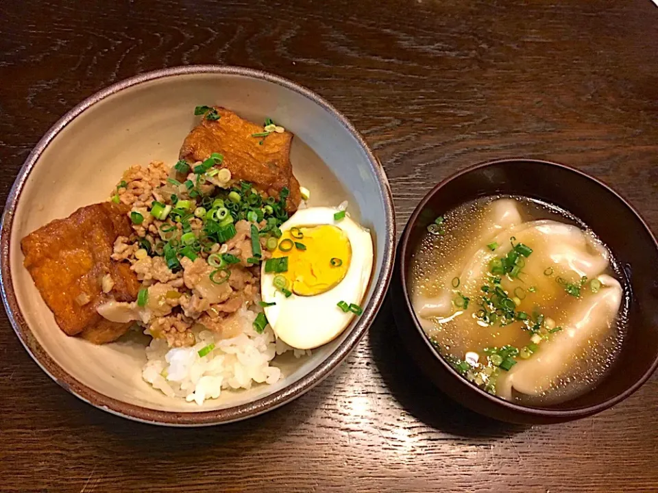 台湾屋台の味を再現💕
ルーロー飯＆水餃子|カドラさん