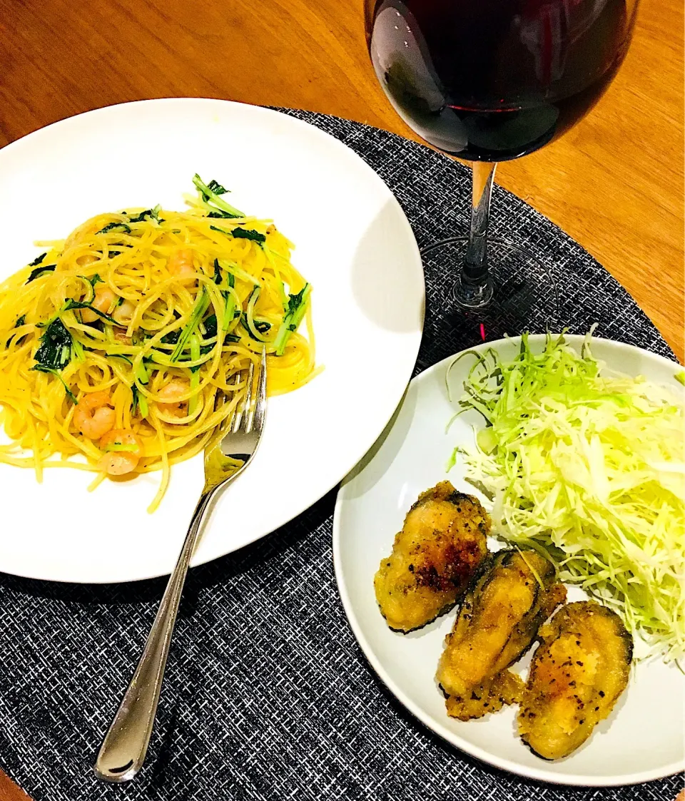 Snapdishの料理写真:夕食✨
牡蠣のソテーとエビと水菜のパスタ|ミッチ☆ママさん