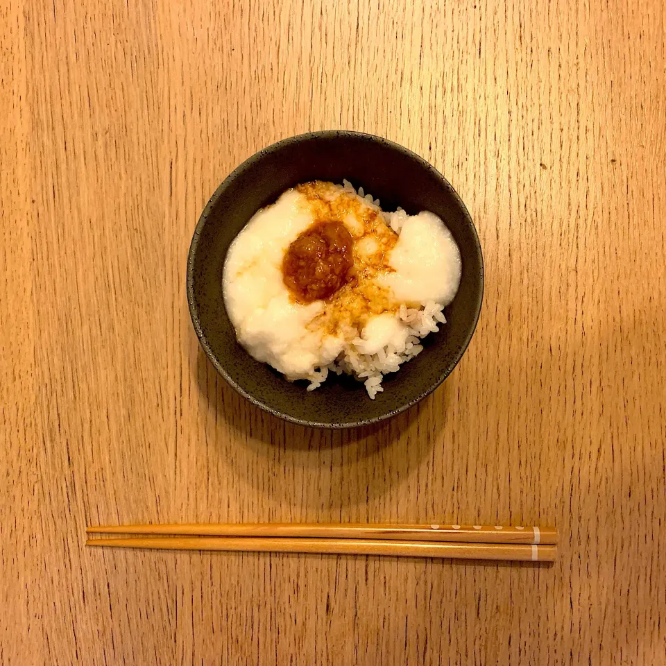 Snapdishの料理写真:とろろごはん
 #酔いどれキッチン 
#食べるだし醤油|dashi menjiroさん