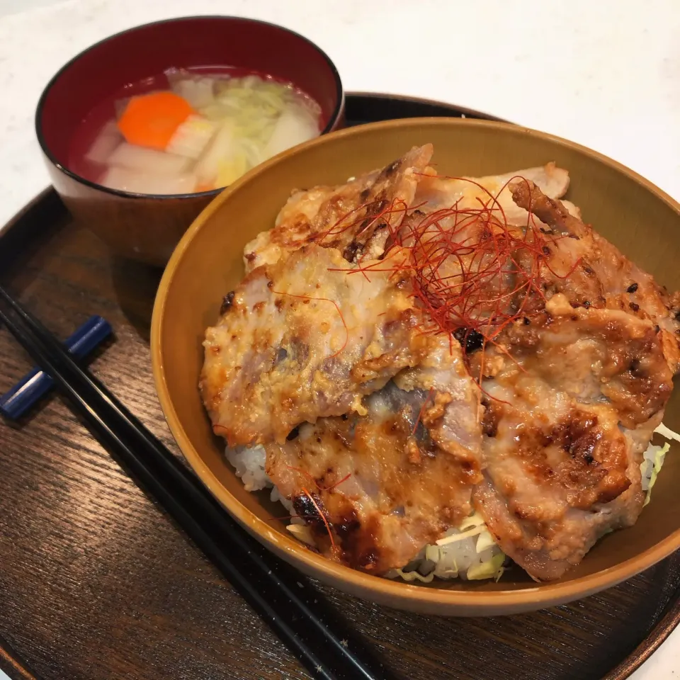 Snapdishの料理写真:昨日の夜ごはん★豚肉の味噌漬け丼|emichococo625さん