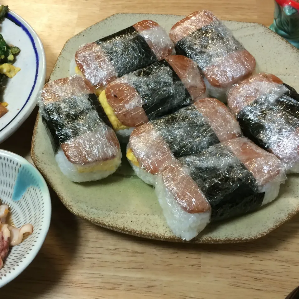 Snapdishの料理写真:スパムおにぎり大量生産。 #料理男子|けんたろうさん