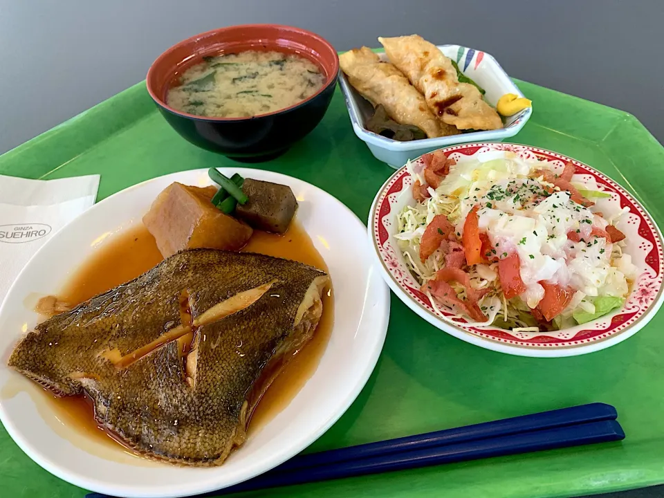 Snapdishの料理写真:鰈の煮付、肉巻揚げ、トマトとベーコンのサラダ、味噌汁|Tadahiko Watanabeさん