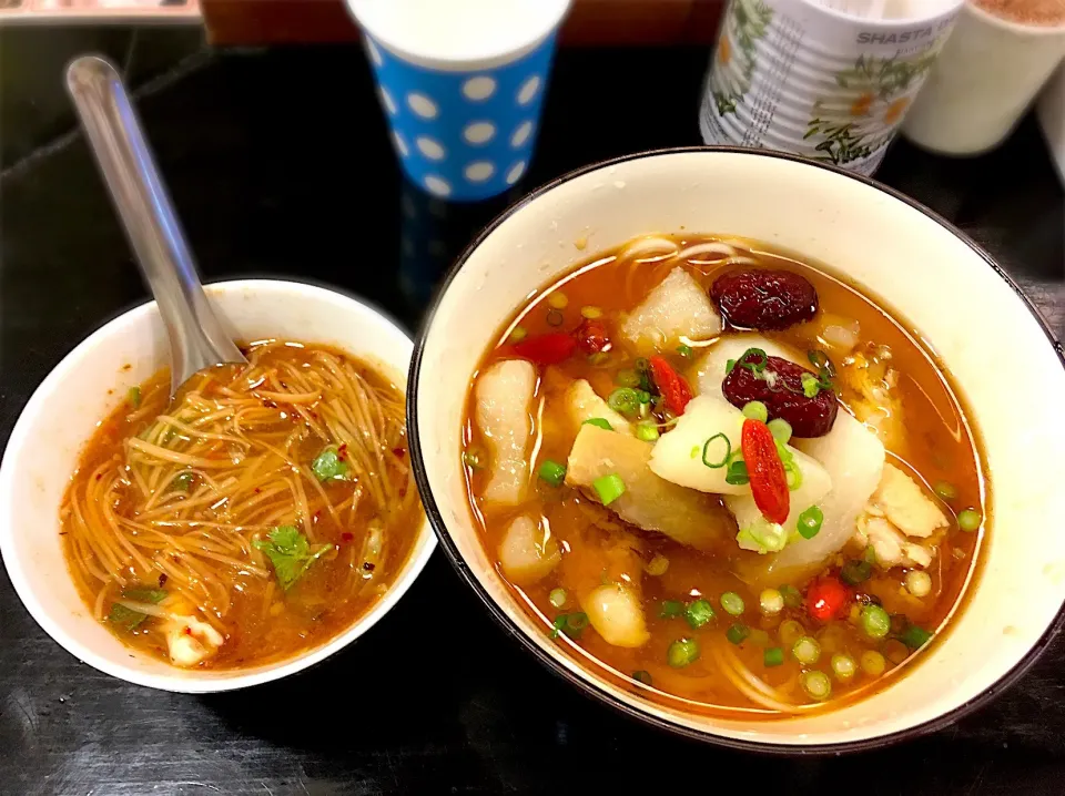 Snapdishの料理写真:麻油鷄麺(大)＋ハーフ麺線
@台湾佐紀麺線|morimi32さん