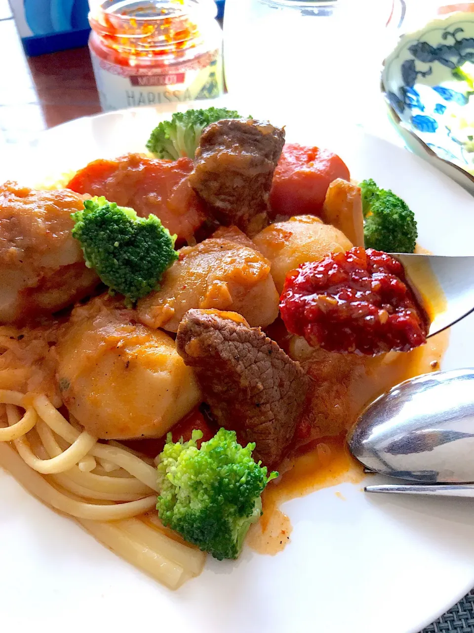 シュトママ はランチ シュト旦那は 残り物からの グヤーシュパスタ ハリッサ添え🤣🤣❣️|シュトママさん