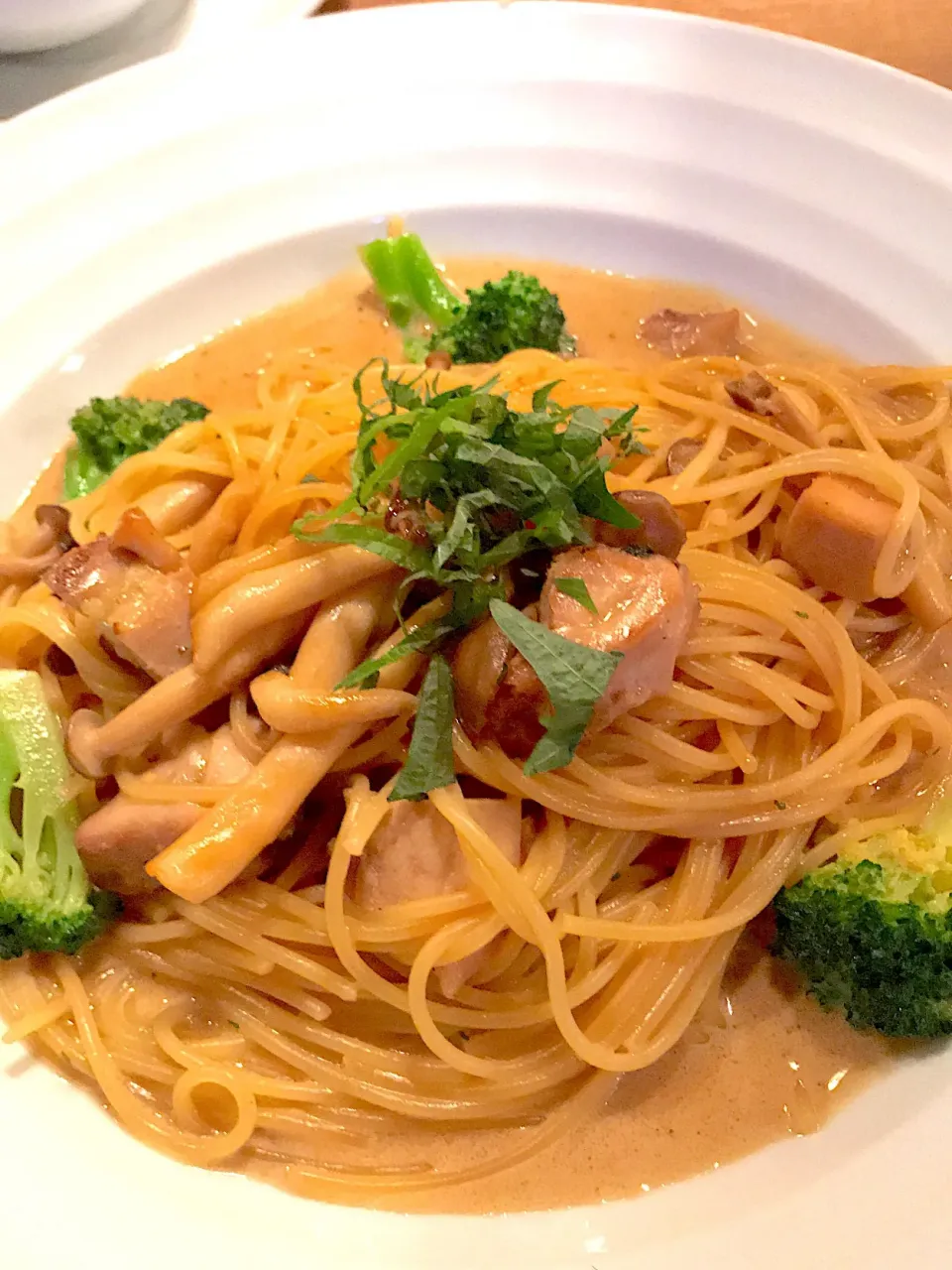 鶏肉キノコとブロッコリーの醤油ベースクリームパスタ🍝|Naohiko Moriさん