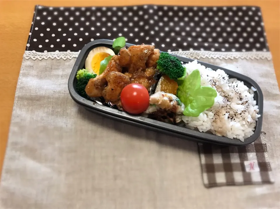 甘辛チキン🐓
煮卵🥚
里芋お焼き😋
かぼちゃの煮物🎃
🥦🍅🍚|あやこさん