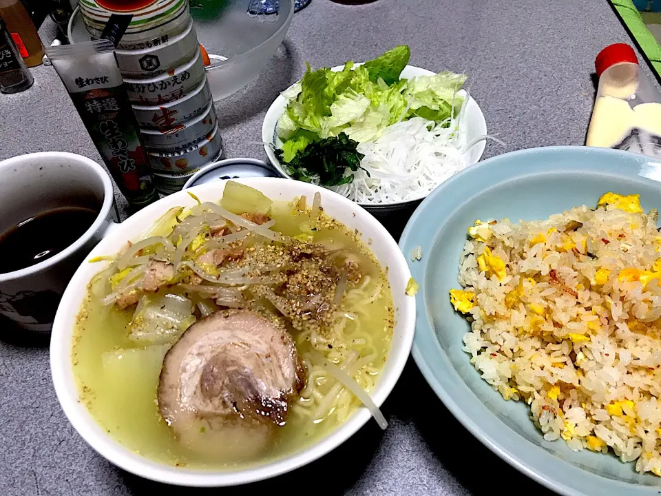 Snapdishの料理写真:全体的に白っぽい感じで #夕飯  サッポロ一番塩ラーメン(もやし白菜チャーシュー乗せ)、玉子海老チャーハン、しそレタス大根つまサラダ|ms903さん