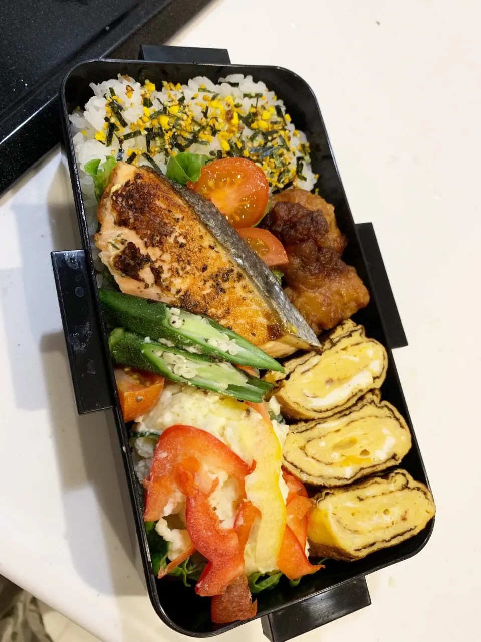 シャケのっけ弁当|ちはるさん