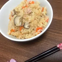 Snapdishの料理写真:鶏そぼろとしょうがの炊き込みご飯|orangeさん