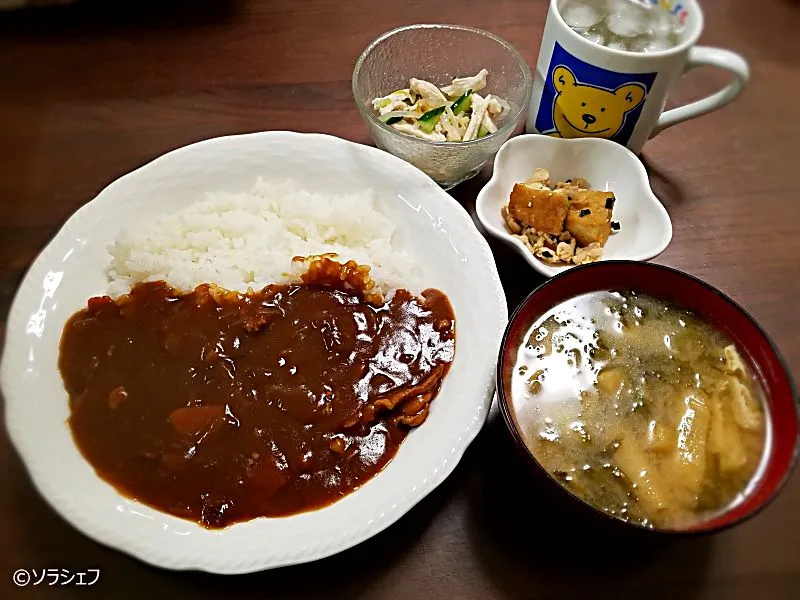 Snapdishの料理写真:今日の晩ご飯だよ(*^^*)
★ハヤシライス
★厚揚げと鶏挽き肉の煮物
★茹で鶏ときゅうりのナムル
★あおさ海苔と油揚げの味噌汁|ソラシェフさん