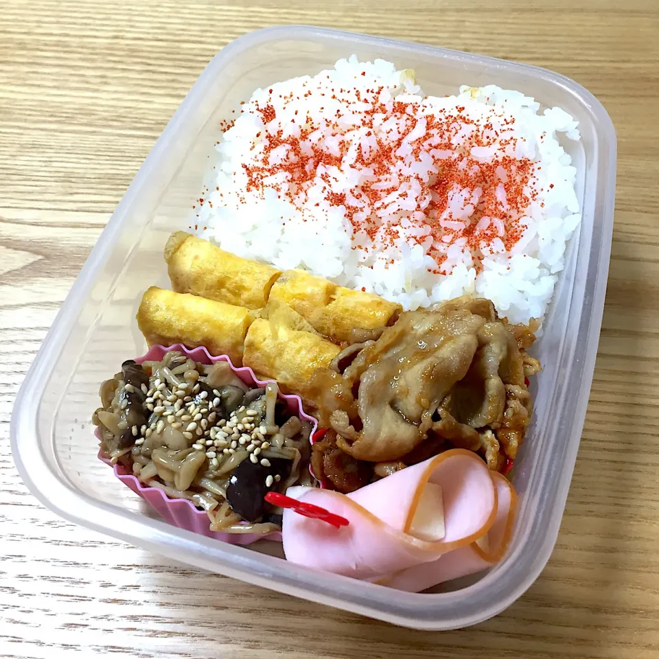 月曜日の旦那さんのお弁当☺︎ #お弁当記録  #きのこのナムル  #ハム巻きチーズ  #紅生姜入り卵焼き  #豚肉の焼肉ソース炒め|むさけんさん