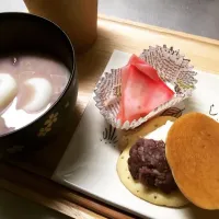 Snapdishの料理写真:米麹の甘酒で白玉ぜんざい
甘酒あんこと豆腐クリームの米粉どら焼きもどき|しゅなさん