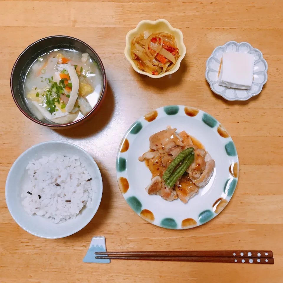 鶏肉のハニーマスタード🍯
じゃがいものきんぴら🥔|ちゃみこさん