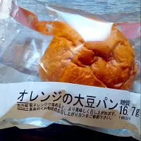 Snapdishの料理写真:ローソンのロピックで購入したパン🍞

身体によさそうです😊

昨日が悪かった方もよかった方も、今日がよい日になりますように🤲

暖かくしていてくださいね！|アイーダさん