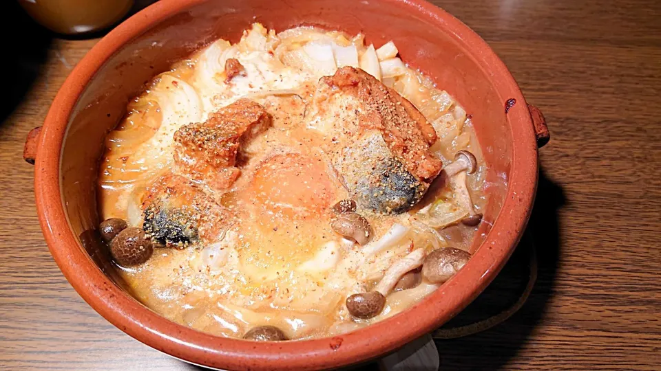 カスエラ(スペイン土鍋)でサバ味噌缶のクリーム煮〰️😋〰️食材整理〰️😅

 #サバ味噌缶
 #缶詰め
 #カスエラ|quitaさん