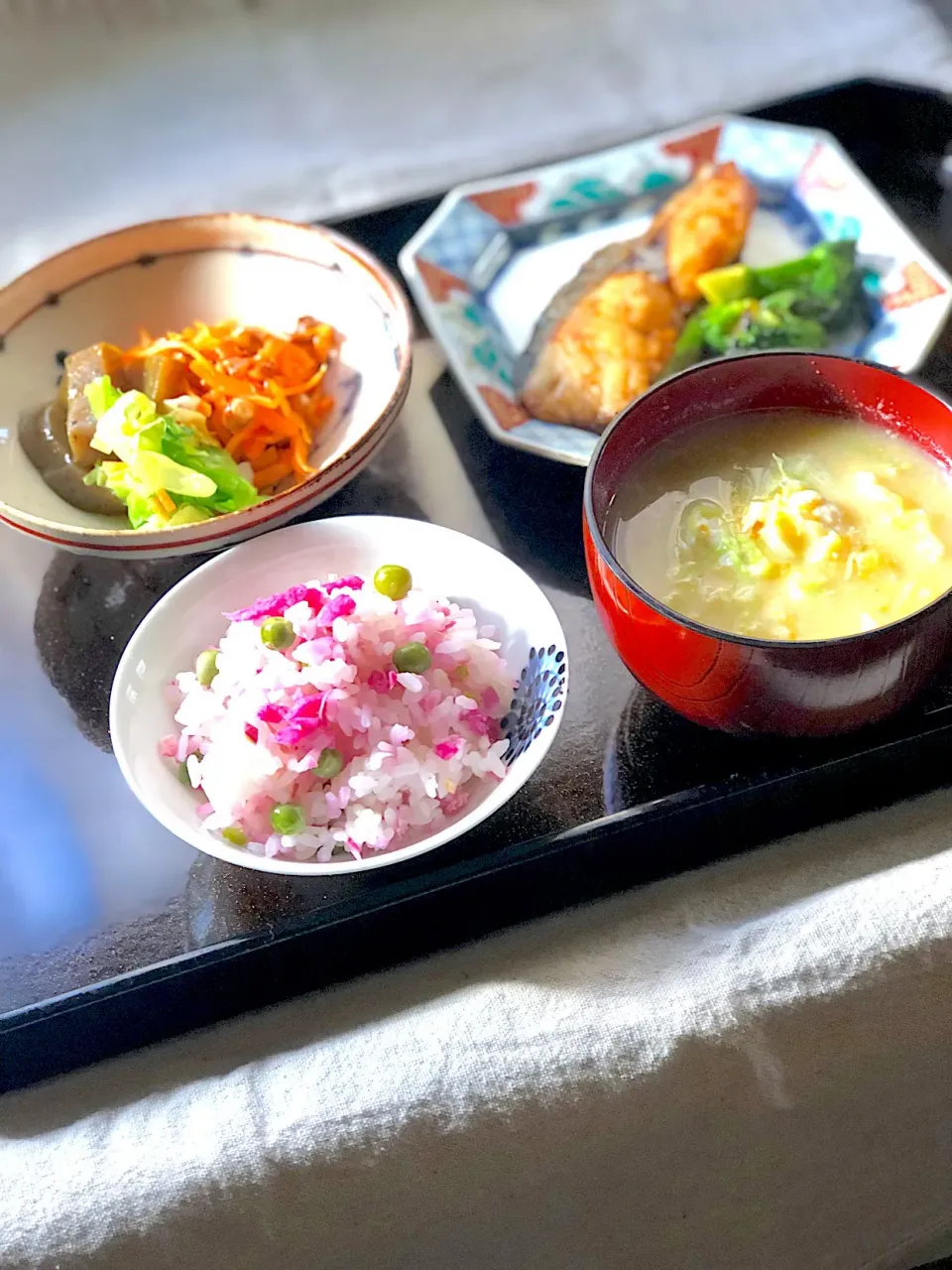 青豆と紅芯大根ごはん  鰆の照り焼き|ちーちさん