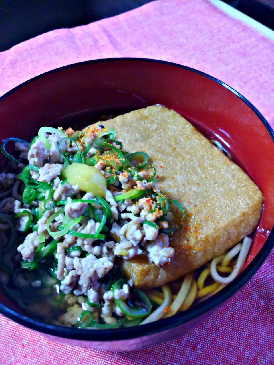 お肉がなくてひき肉蕎麦だ|みるくここあさん