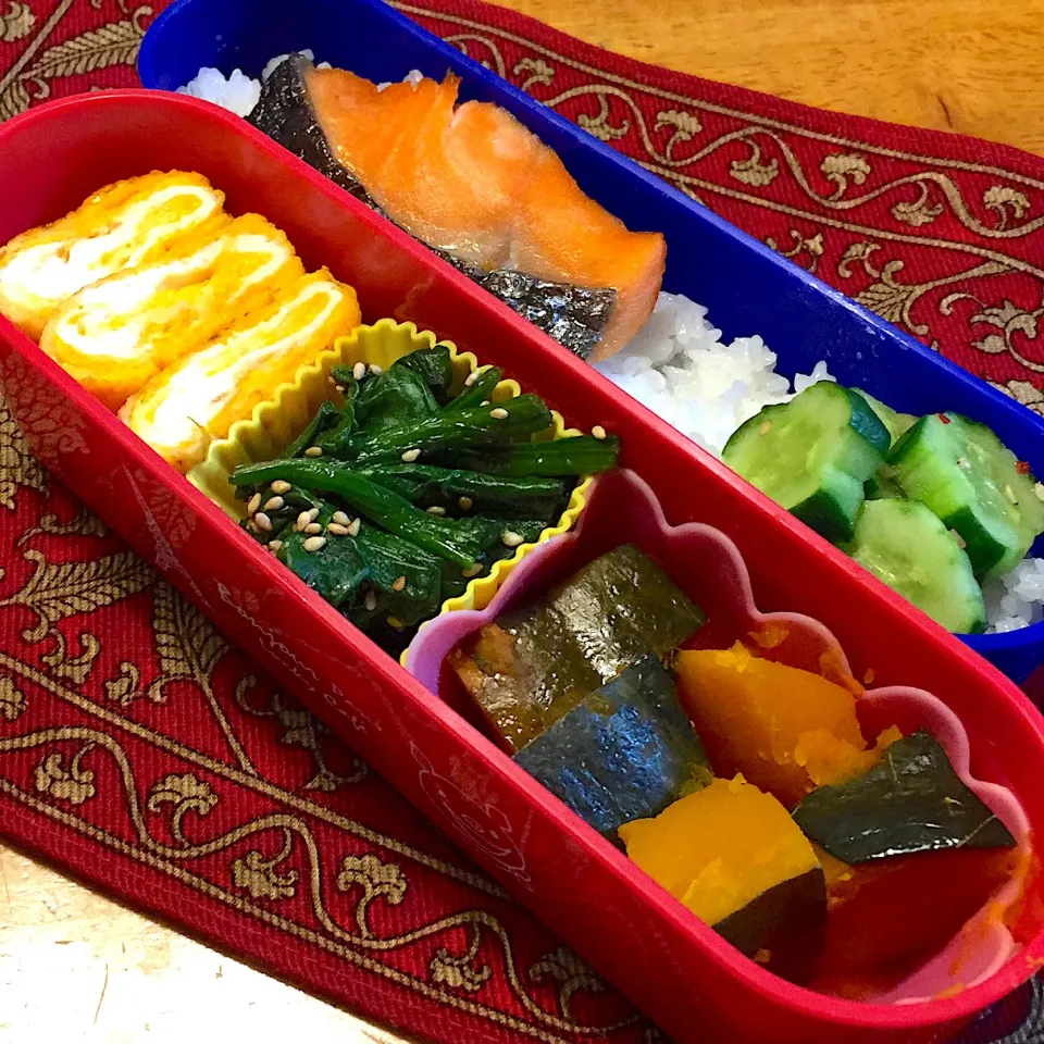 南瓜の煮物とほうれん草の胡麻和えと、玉子焼きと、焼き鮭弁当|もえさん