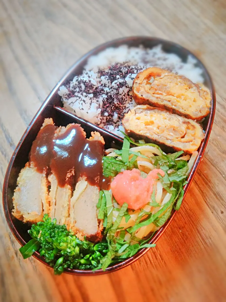 今日のお弁当
・黒はんぺんフライ
・明太パスタ
・そぼろ入りたまご焼き|akiさん