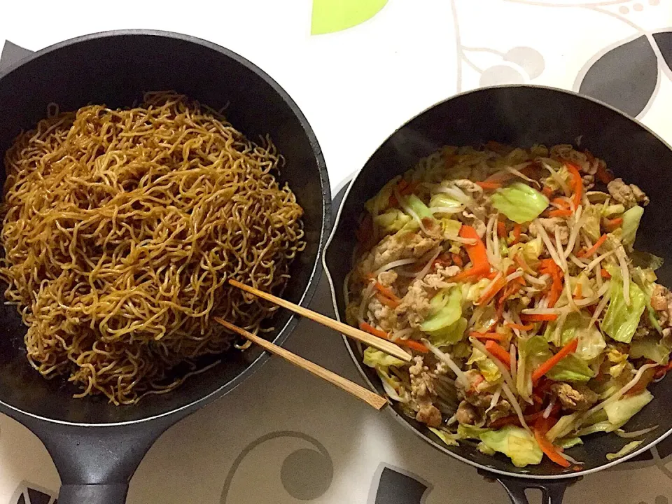 我が家流焼きそば。麺と具は別々。かっこ麺は6玉。|hanakoさん