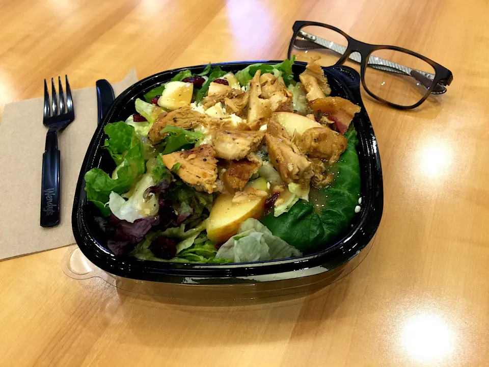 Wendy’s Harvest chicken salad|FitMomDoc19さん