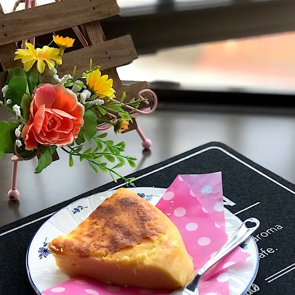 Snapdishの料理写真:炊飯ジャーで濃厚チーズケーキ♡|ビーグルさん