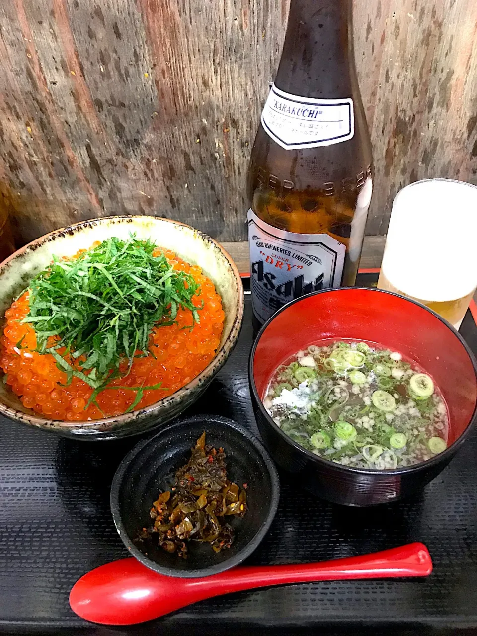 お昼から🍻 明石🐙いくら丼家 
いくら増し増し🤡|良太さん