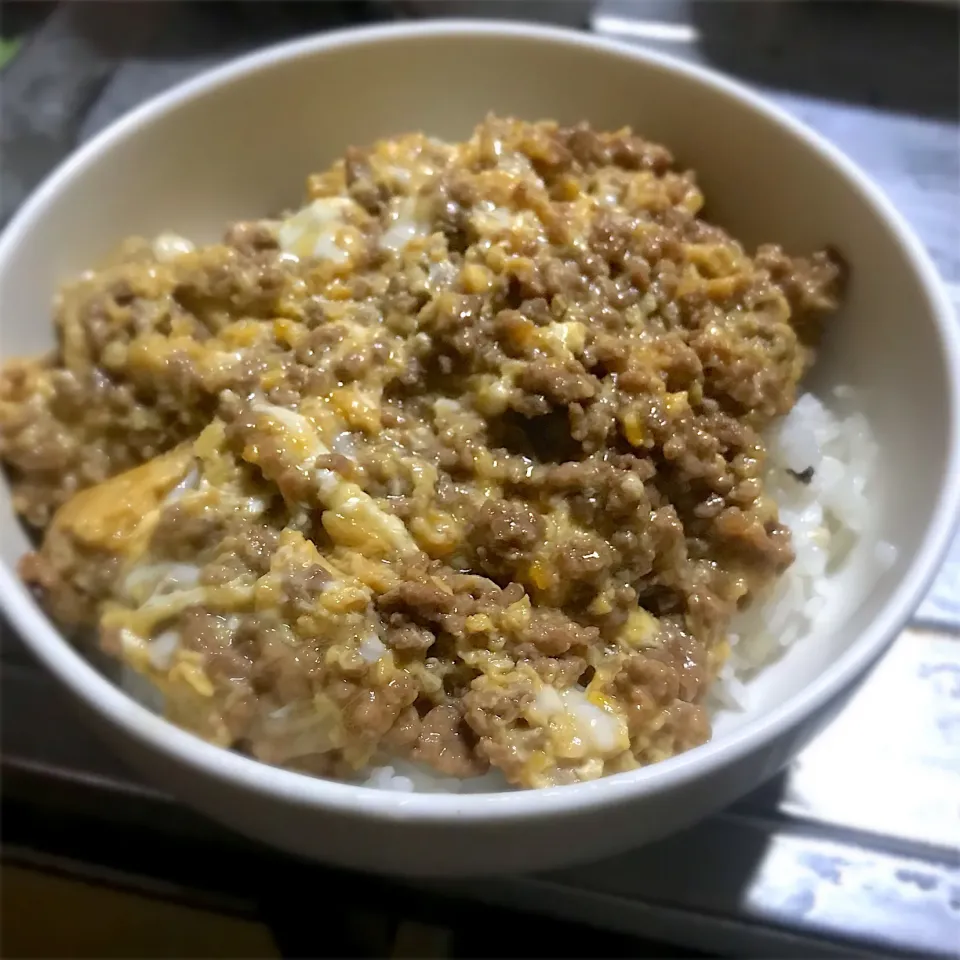 今夜は、豚ひき肉の玉子丼を頂きます🎵
ご飯が進み過ぎます😆👍|ギムレットさん