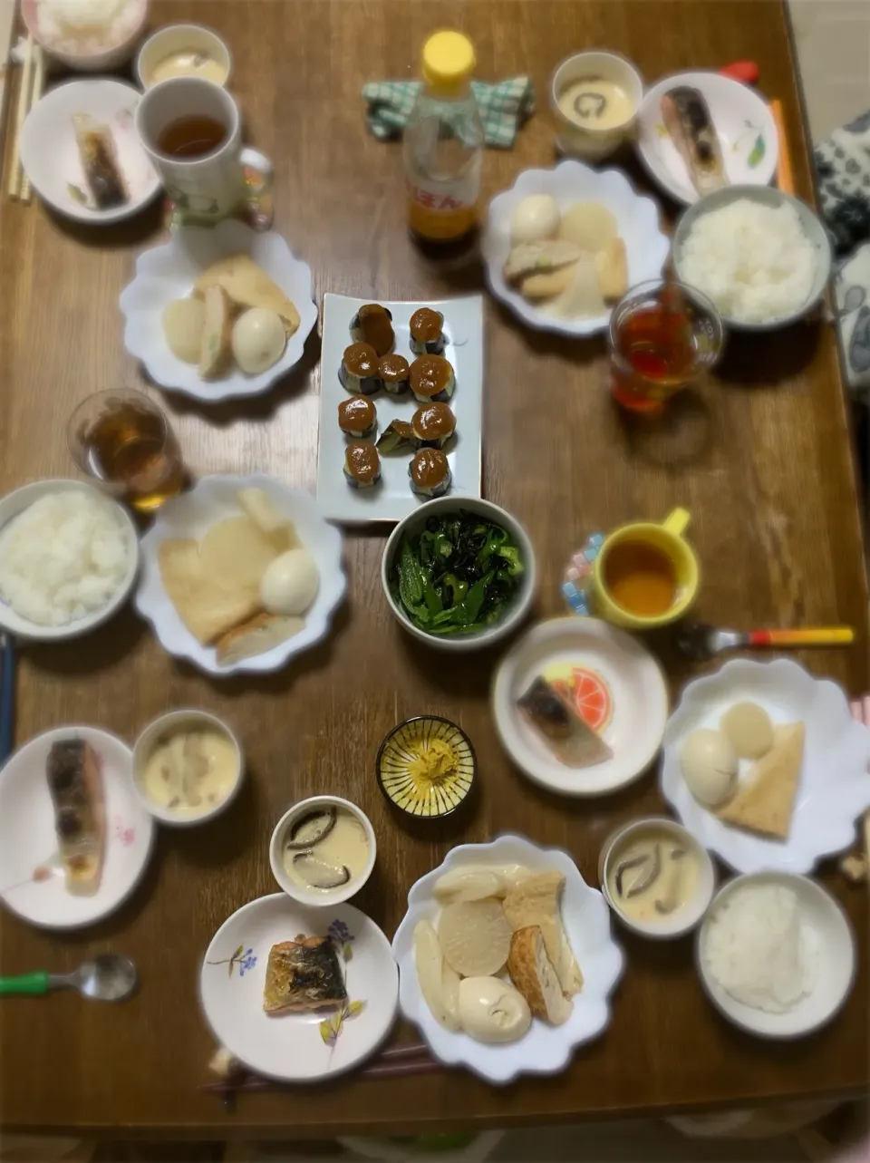 鮭の塩焼き・おでん風煮・茄子田楽・ピーマン塩昆布炒め・茶碗蒸し|ちびろ菌さん