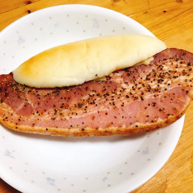 Snapdishの料理写真:ベーコンはさみパン|鮎さん